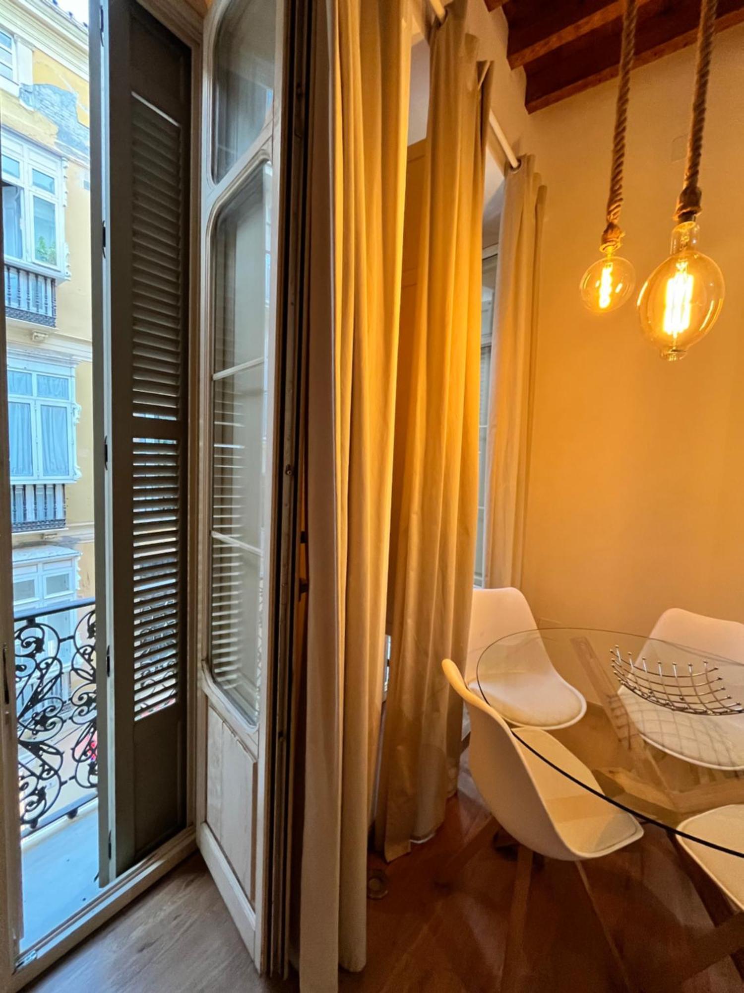 Homeabroad - Deluxe Larios Center Apartamento