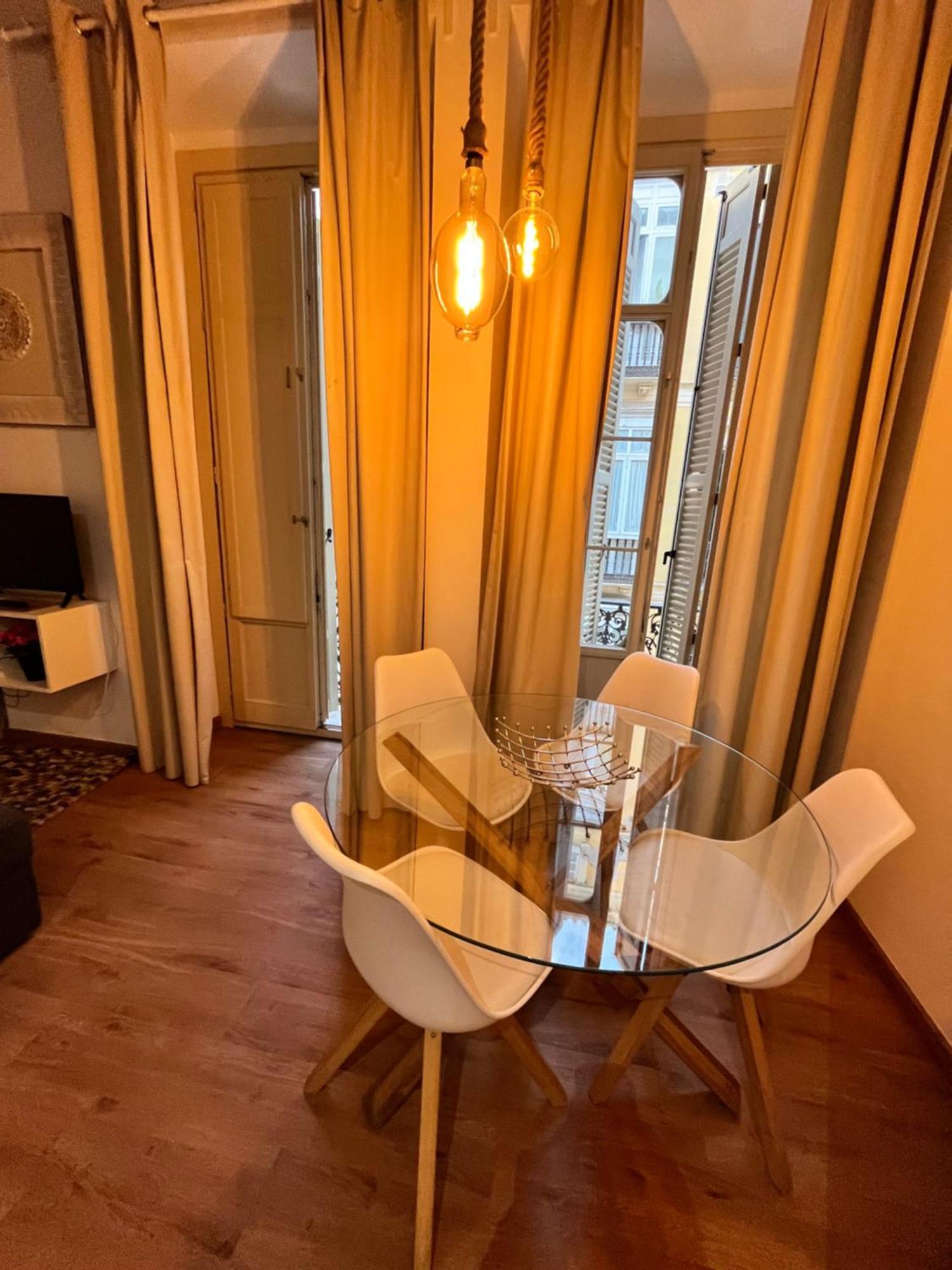 Homeabroad - Deluxe Larios Center Apartamento